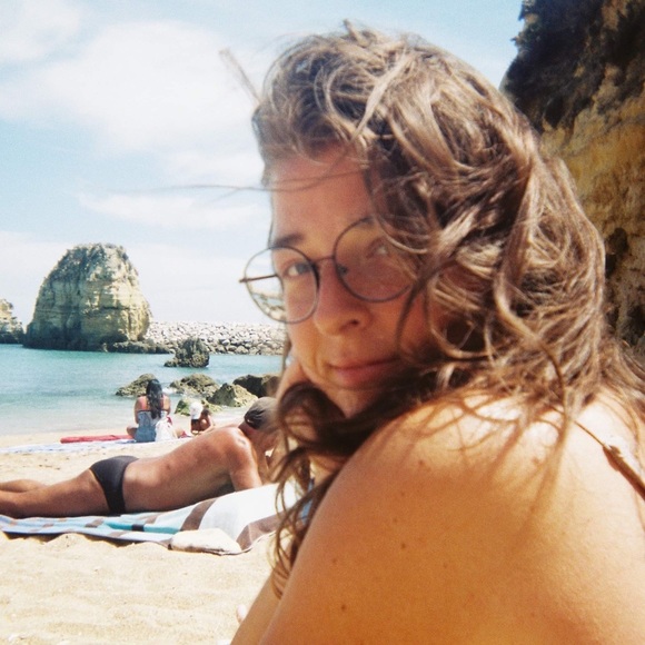 Meet your Posher, Laurie - Picture 1 of 1